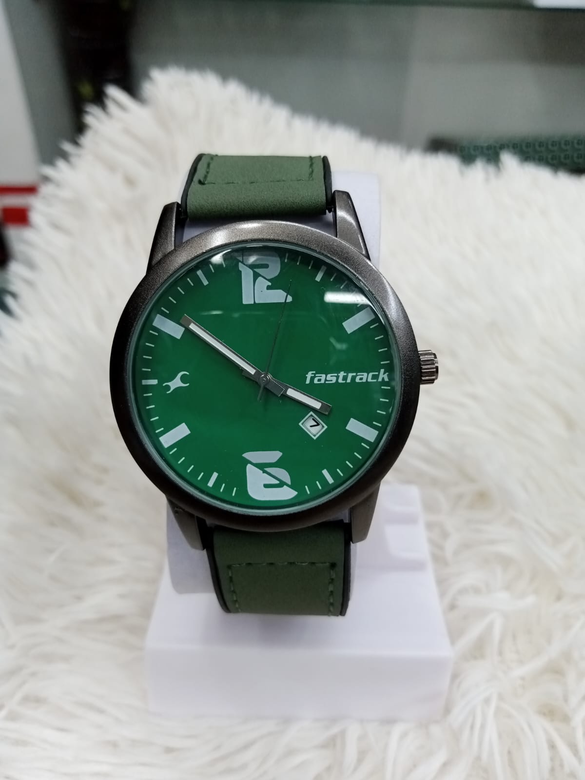 Fastrack Tees series quartz analog watch - - M005